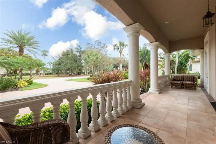Front Porch...Tiled deck