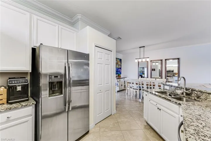 1427 Oceania Dr S, Naples, Florida 34113