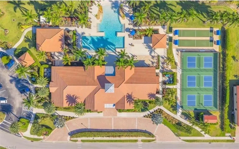 1427 Oceania Dr S, Naples, Florida 34113