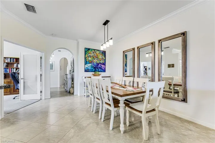 1427 Oceania Dr S, Naples, Florida 34113