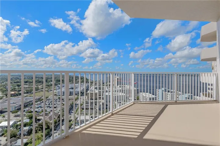 Rear Balcony with view of Edison Home and River!