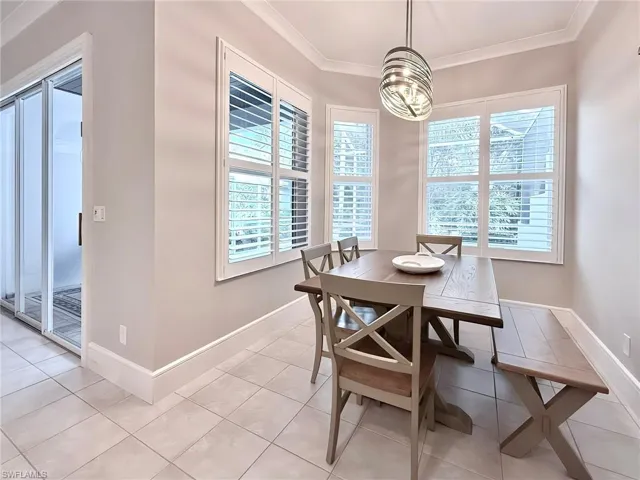 Breakfast Room