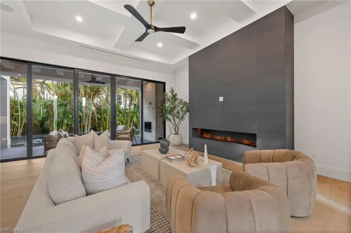 3840 Crayton Rd, Naples, Florida 34103