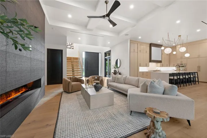 3840 Crayton Rd, Naples, Florida 34103