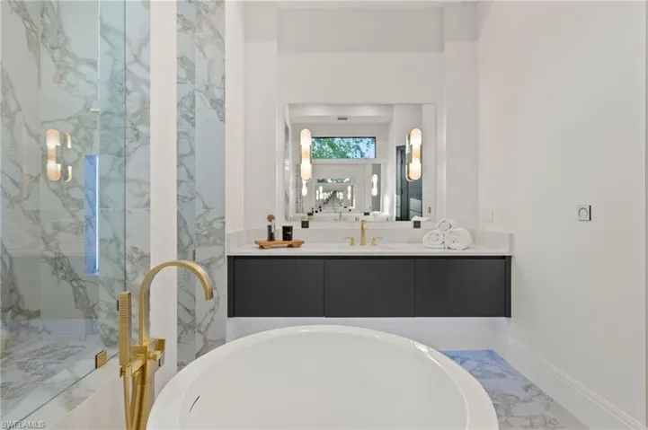 3840 Crayton Rd, Naples, Florida 34103