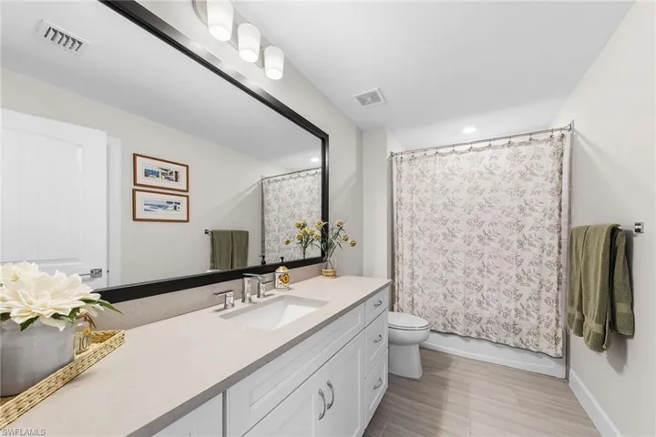 9607 Everglades Dr, Naples, Florida 34120