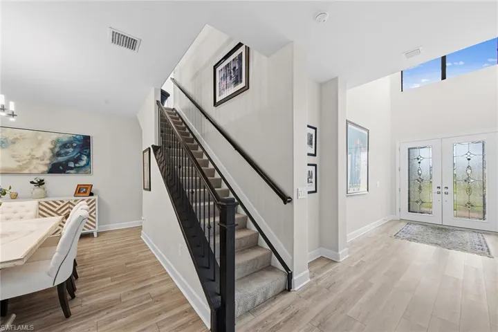 9607 Everglades Dr, Naples, Florida 34120