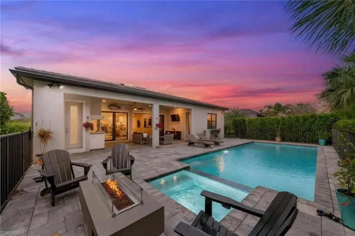9607 Everglades Dr, Naples, Florida 34120