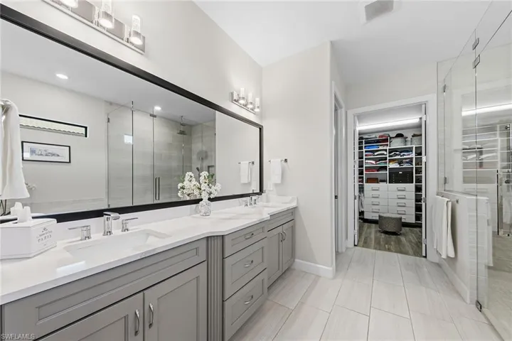 9607 Everglades Dr, Naples, Florida 34120