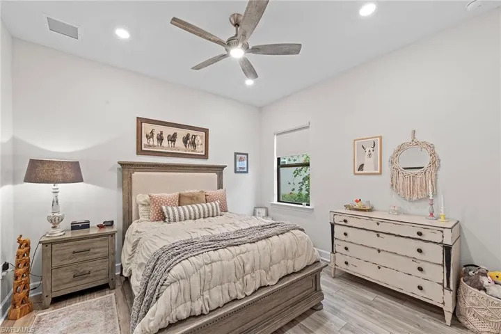 9607 Everglades Dr, Naples, Florida 34120