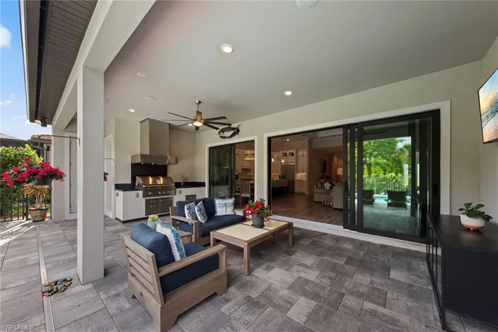 9607 Everglades Dr, Naples, Florida 34120