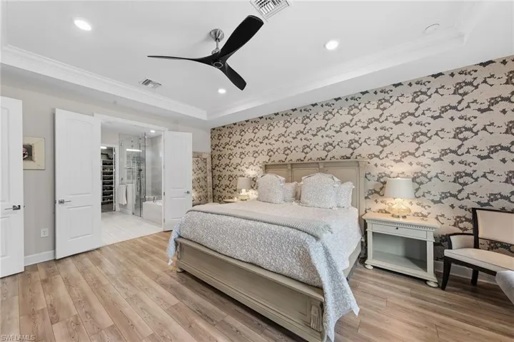 9607 Everglades Dr, Naples, Florida 34120