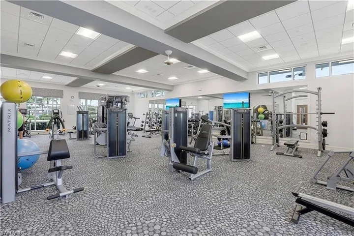 9607 Everglades Dr, Naples, Florida 34120