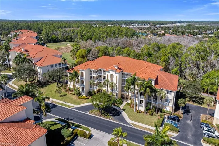 4843  Hampshire  CT, Naples, FL 34112