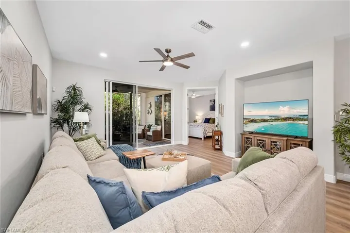 4843  Hampshire  CT, Naples, FL 34112