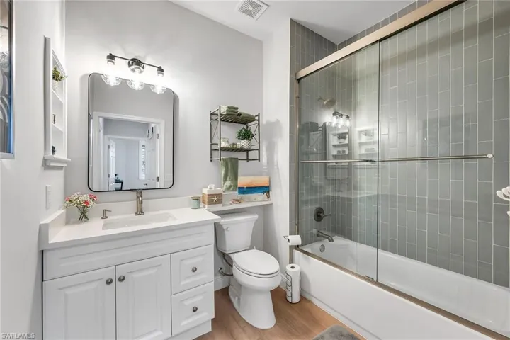 4843  Hampshire  CT, Naples, FL 34112