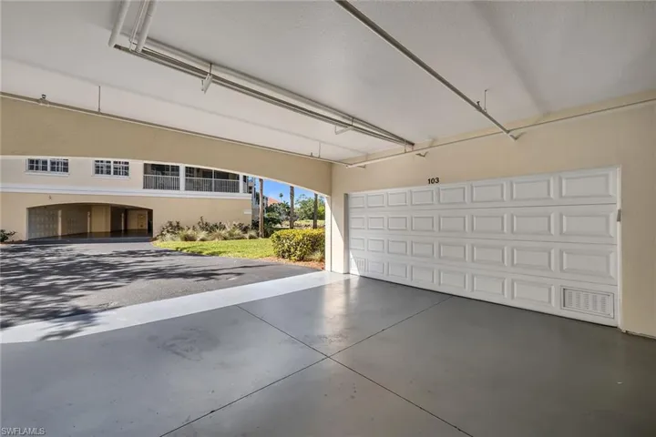 4843  Hampshire  CT, Naples, FL 34112