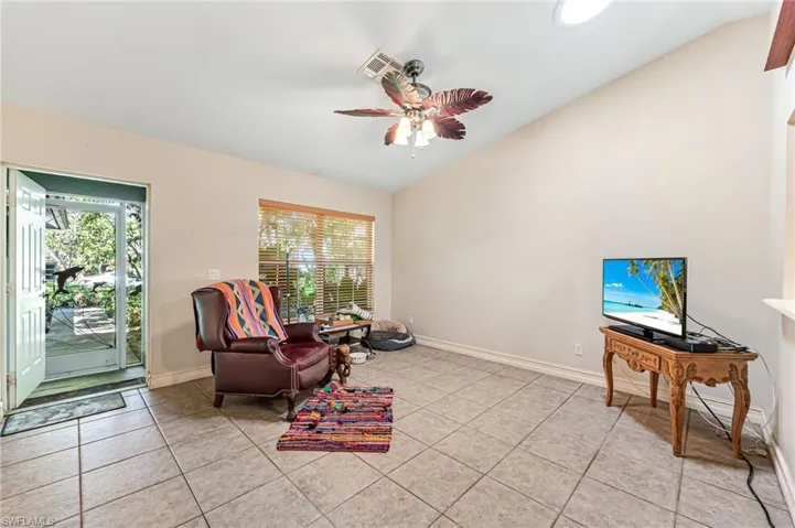 724 Pine Cone Ln, Naples Fl 34104
