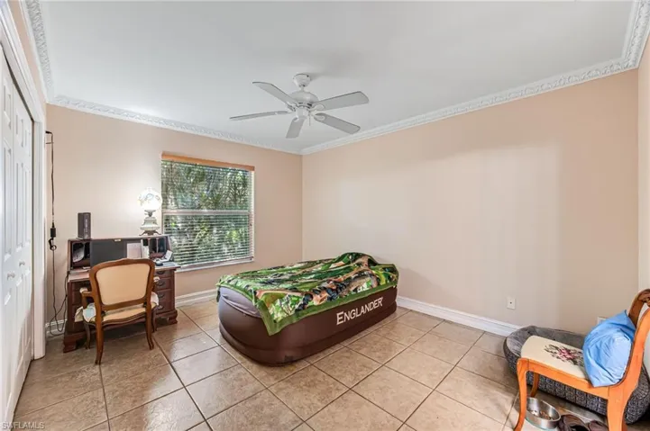 724 Pine Cone Ln, Naples Fl 34104