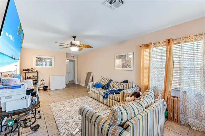 724 Pine Cone Ln, Naples Fl 34104