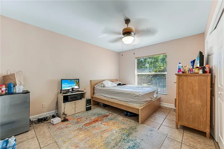 724 Pine Cone Ln, Naples Fl 34104