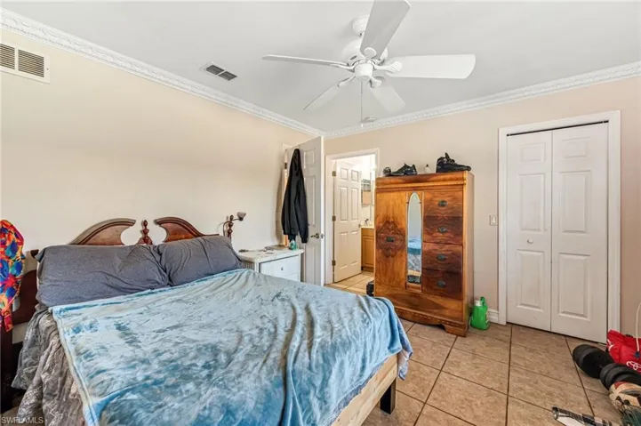 724 Pine Cone Ln, Naples Fl 34104