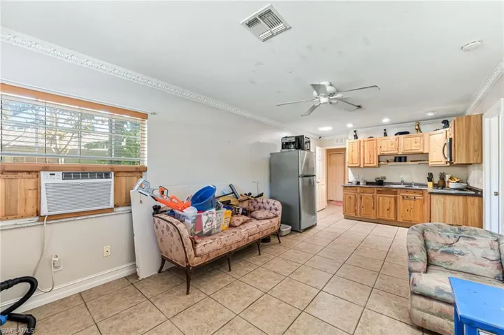 724 Pine Cone Ln, Naples Fl 34104
