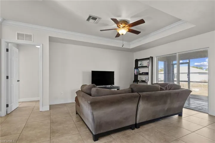 3704  33rd SW ST, Lehigh Acres, FL 33976