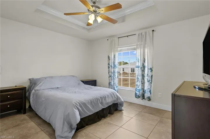 3704  33rd SW ST, Lehigh Acres, FL 33976