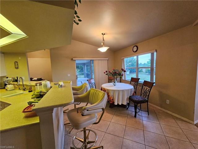 370  glenridge  DR, Lehigh Acres, FL 33974