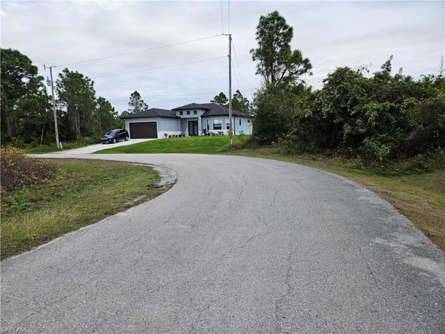 Looking East on Glenridge Dr