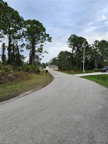 Looking North on Glenridge Dr