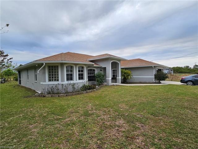 370  glenridge  DR, Lehigh Acres, FL 33974