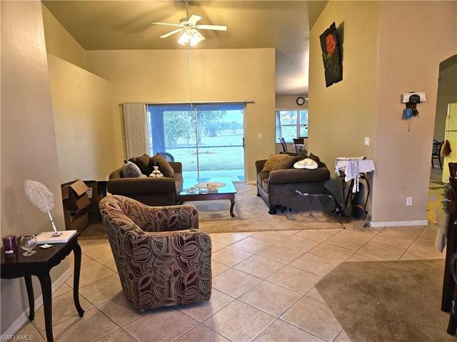 370  glenridge  DR, Lehigh Acres, FL 33974
