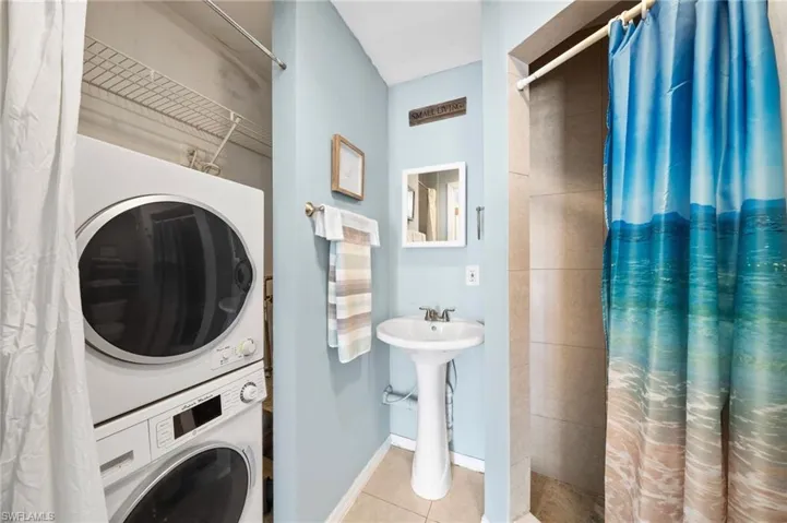 studio washer dryer bath
