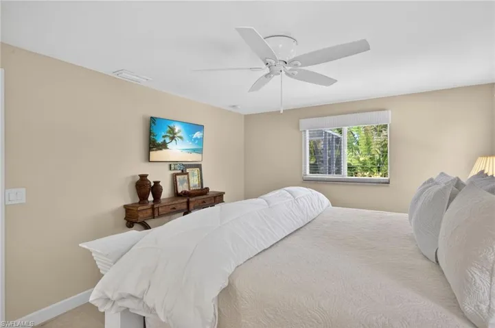 738  Anchor  DR, Sanibel, FL 33957