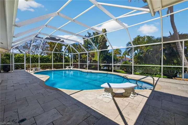738  Anchor  DR, Sanibel, FL 33957