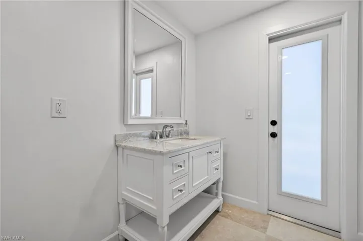 738  Anchor  DR, Sanibel, FL 33957