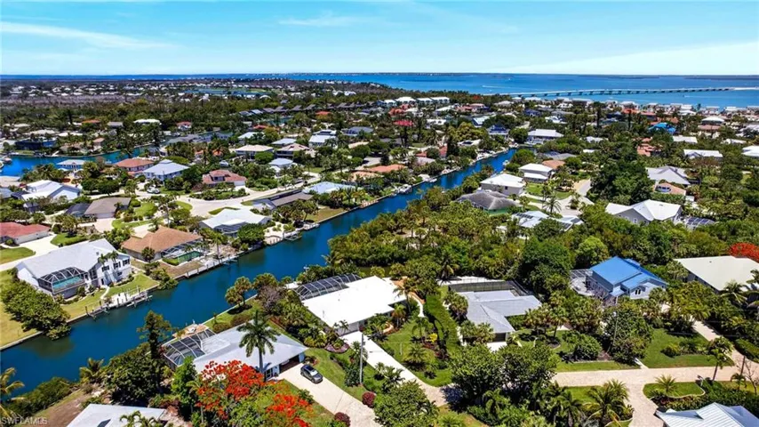 738  Anchor  DR, Sanibel, FL 33957