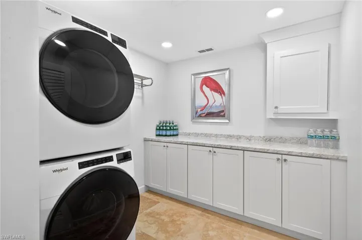 738  Anchor  DR, Sanibel, FL 33957