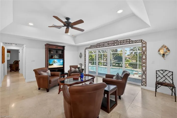 738  Anchor  DR, Sanibel, FL 33957
