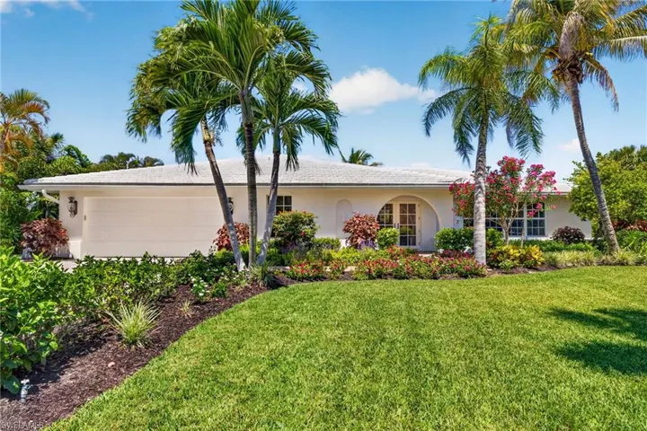 738  Anchor  DR, Sanibel, FL 33957