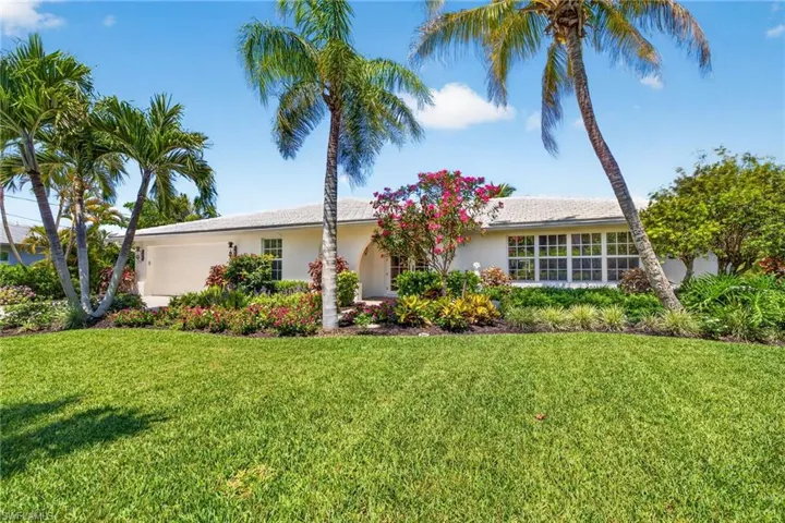 738  Anchor  DR, Sanibel, FL 33957