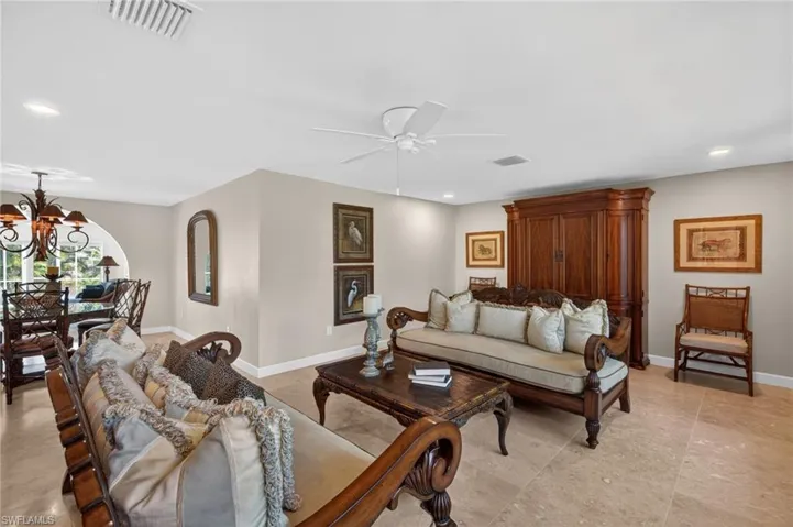 738  Anchor  DR, Sanibel, FL 33957