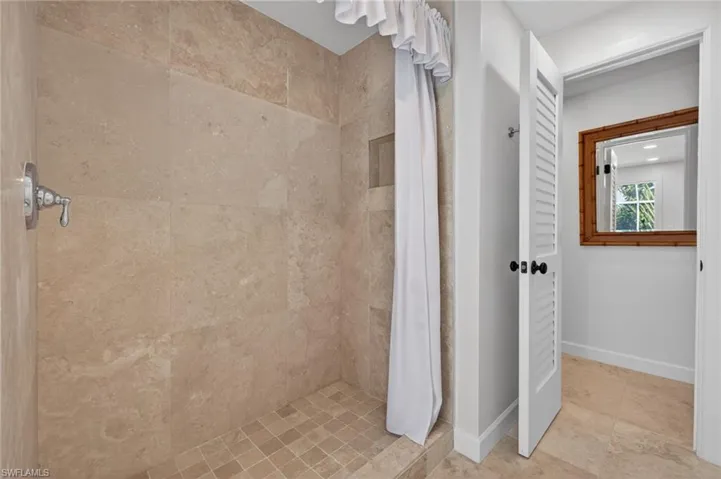 738  Anchor  DR, Sanibel, FL 33957