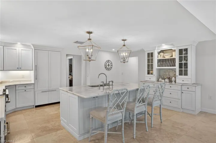 738  Anchor  DR, Sanibel, FL 33957