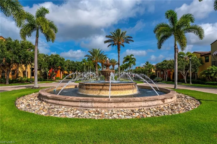 9066 Albion Ln N 5106, Naples, Florida 34113