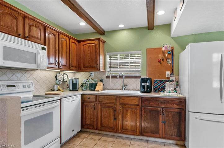 27748  Pullen  AVE, Bonita Springs, FL 34135