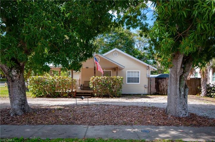 27748  Pullen  AVE, Bonita Springs, FL 34135