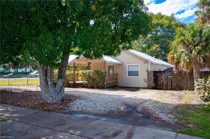 27748  Pullen  AVE, Bonita Springs, FL 34135